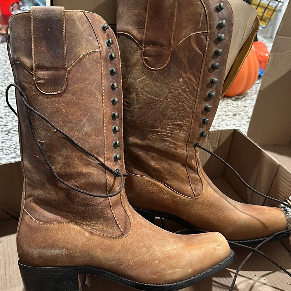 Lace up Leather boots 10:1/2